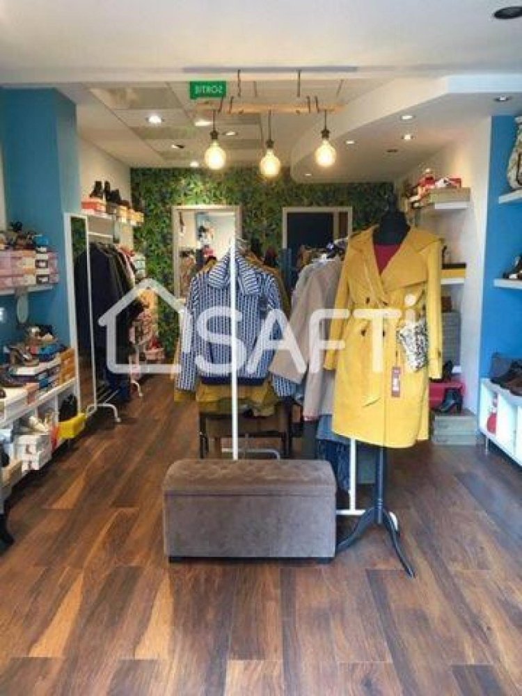 43m² Office in Brest, France No. 18879