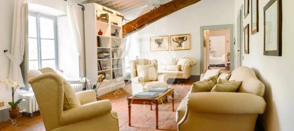 6 bedrooms Villa in Lucca, Italy No. 87957 8