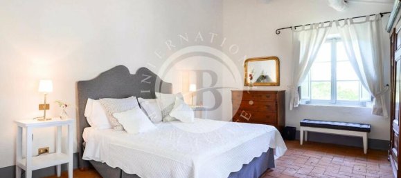 6 bedrooms Villa in Lucca, Italy No. 87957 13