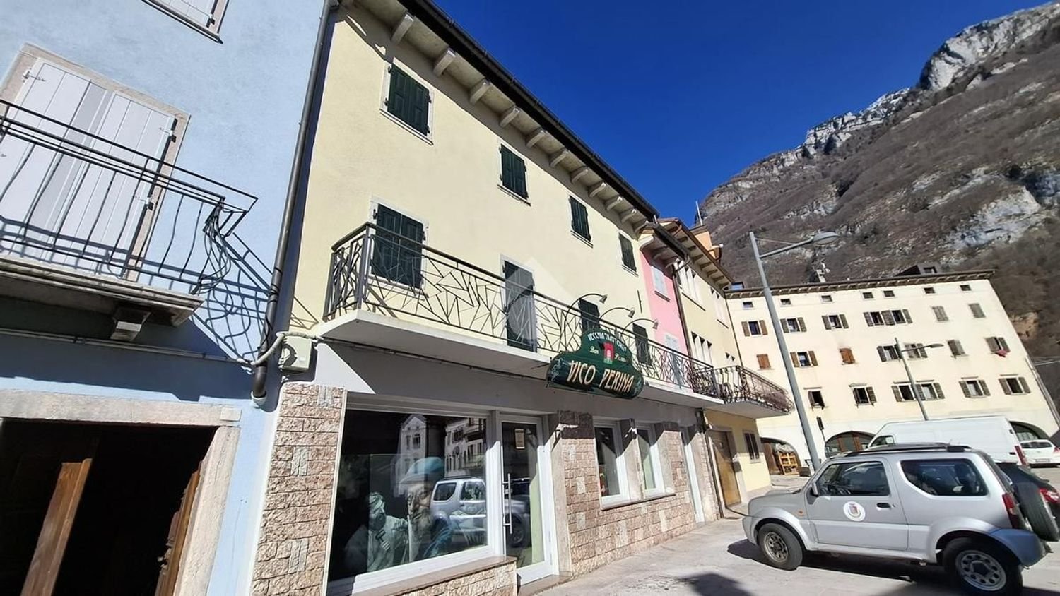 Gebäude in Longarone, Italy 350m², Nr. 60735