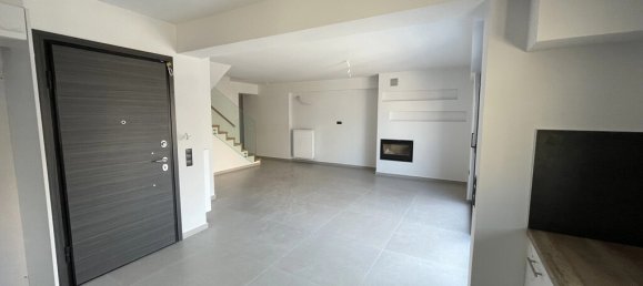 3 bedrooms Property in Vyronas, Greece No. 3064 3