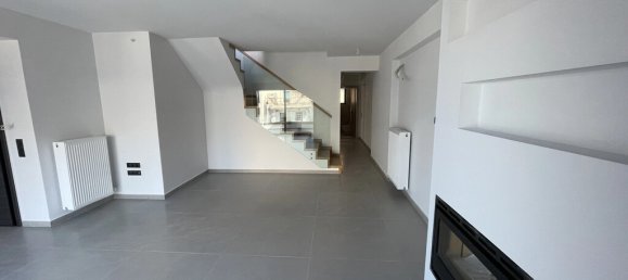 3 bedrooms Property in Vyronas, Greece No. 3064 4