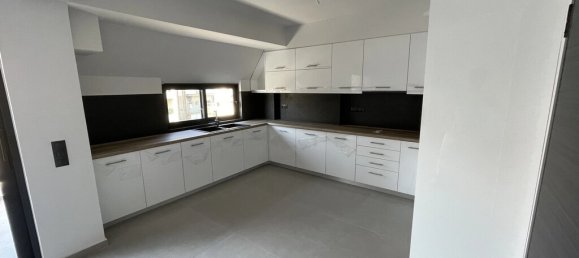 3 bedrooms Property in Vyronas, Greece No. 3064 2