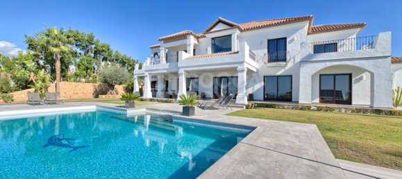 5 bedrooms Villa in Malaga, Spain No. 22758 7