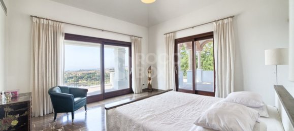 5 bedrooms Villa in Malaga, Spain No. 22758 11