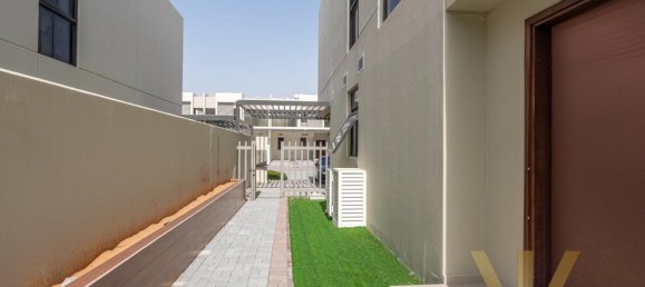 3 bedrooms Townhouse in Dubai, UAE No. 25905 5