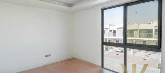 3 bedrooms Townhouse in Dubai, UAE No. 25905 8