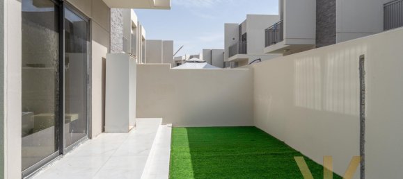 3 bedrooms Townhouse in Dubai, UAE No. 25905 3