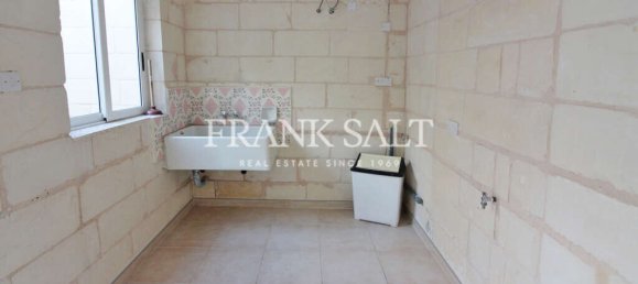 4 bedrooms House in Zebbug, Malta No. 11212 13