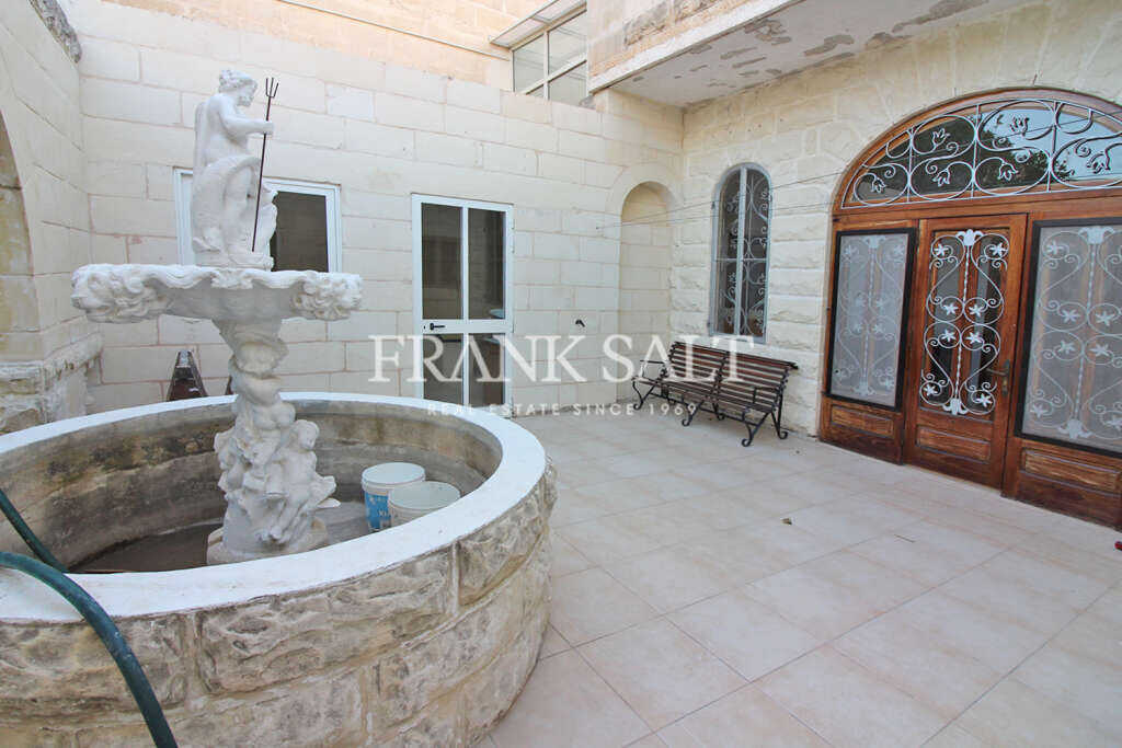4 bedrooms House in Zebbug, Malta No. 11212