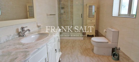 4 bedrooms House in Zebbug, Malta No. 11212 12