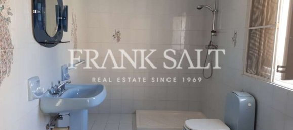 4 bedrooms House in Zebbug, Malta No. 11212 11