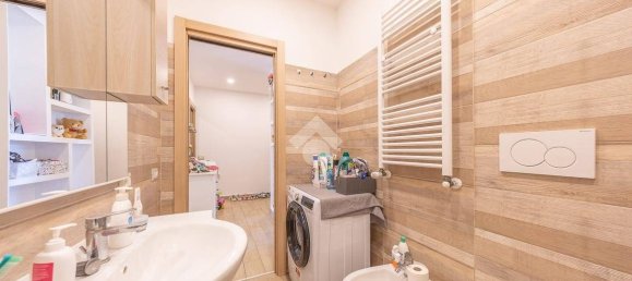 Квартира с 2 спальнями в Рим, Италия № 288793 14