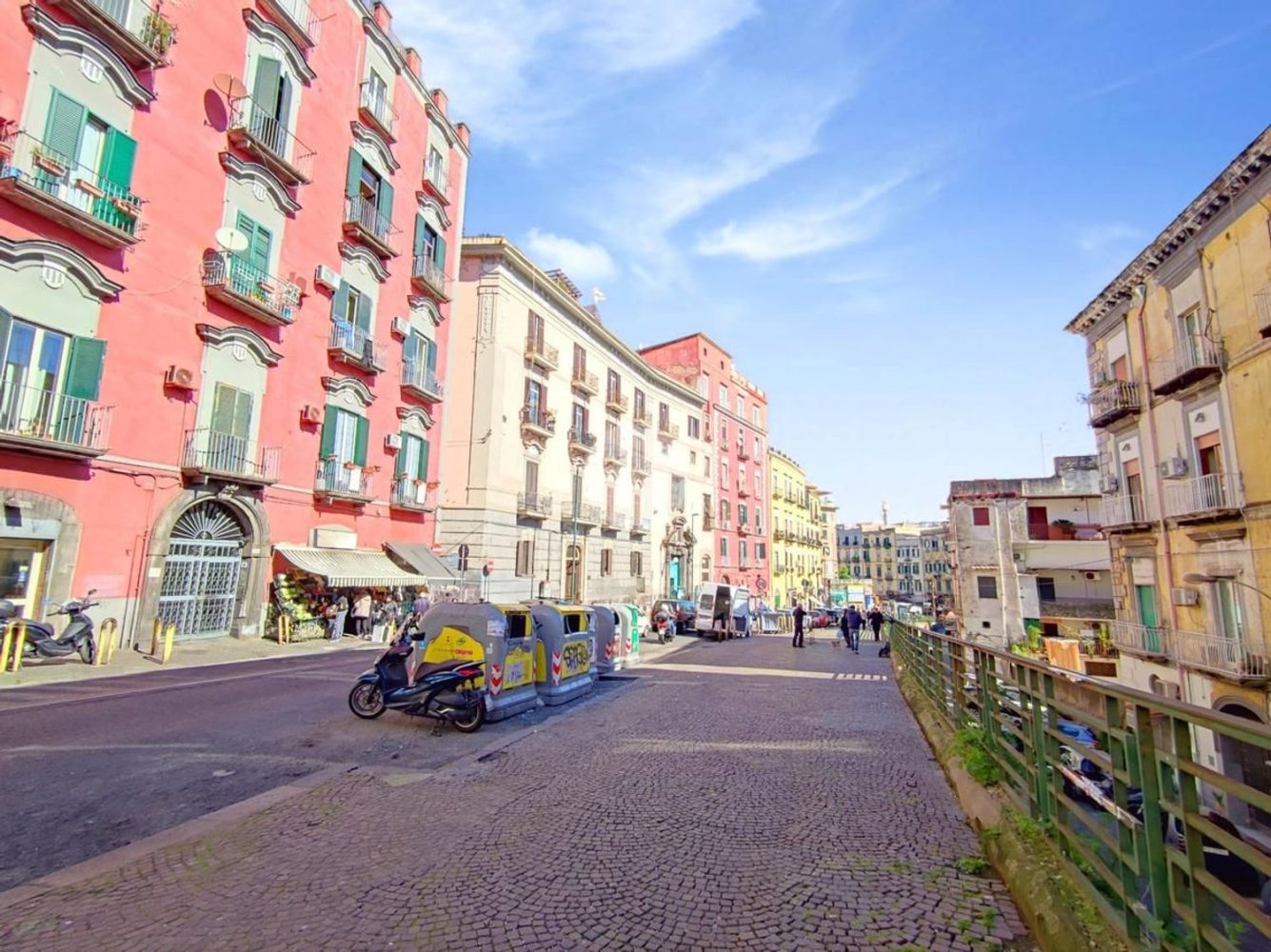 Studio in Naples, Italy No. 108918