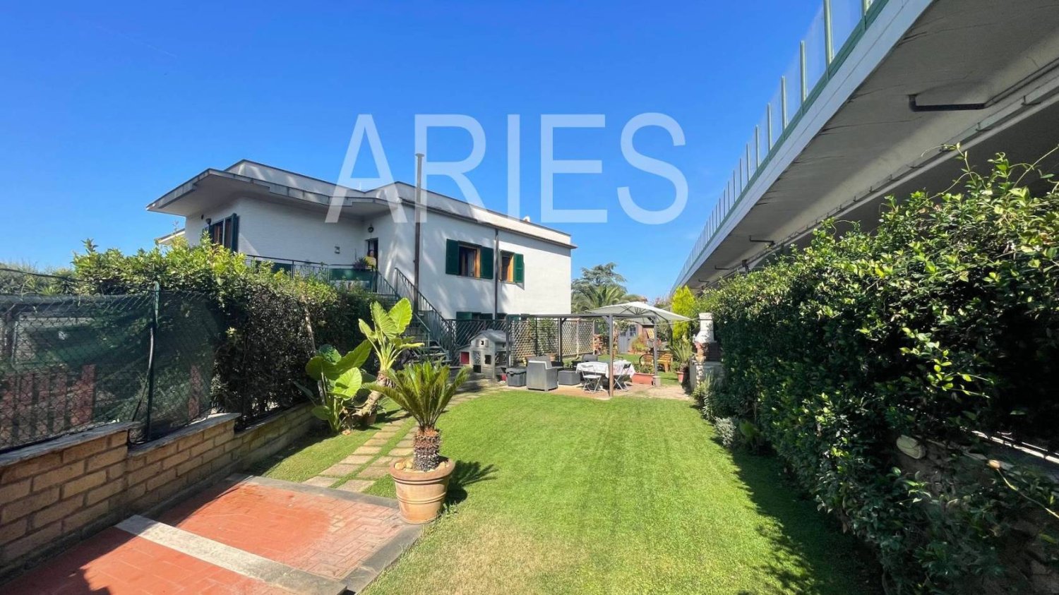 Квартира с 2 спальнями в Фьюмичино, Италия № 391355