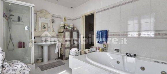 Villa T2 em Vimercate, Italy N.º 270427 22