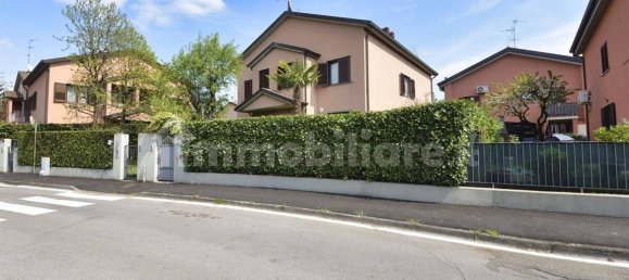Villa T2 em Vimercate, Italy N.º 270427 2