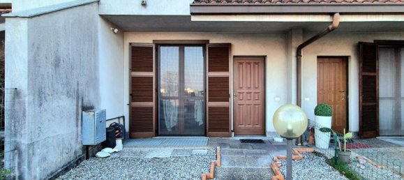 4 rooms House in Cesano Maderno, Italy No. 11769 4