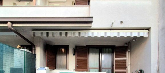 4 rooms House in Cesano Maderno, Italy No. 11769 41