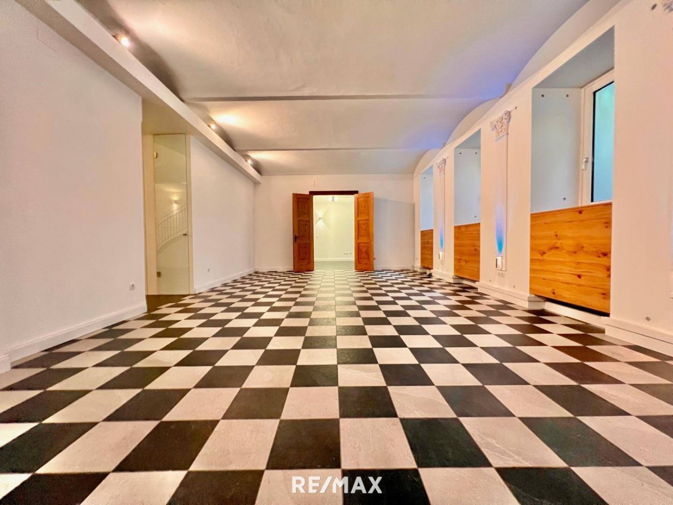 4 rooms Apartment in Josefstadt, Austria No. 163730