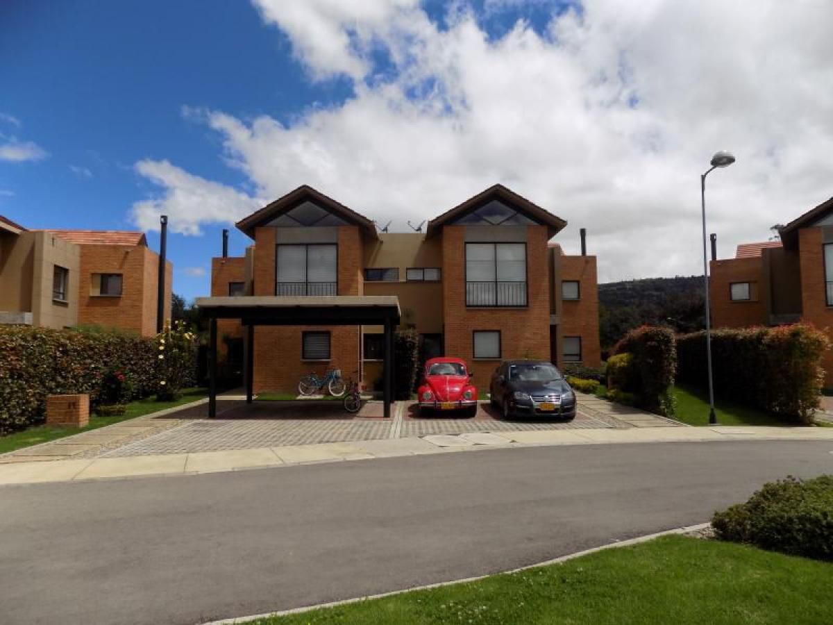 3 bedrooms House in Cundinamarca, Colombia No. 1006