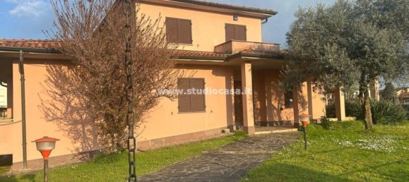 3 bedrooms Villa in Lurano, Italy No. 6753 4