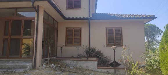 Apartamento de 4 dormitorios en Terni, Italy No. 320037 3