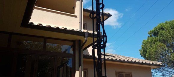 Apartamento de 4 dormitorios en Terni, Italy No. 320037 8