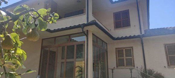 Apartamento de 4 dormitorios en Terni, Italy No. 320037 5