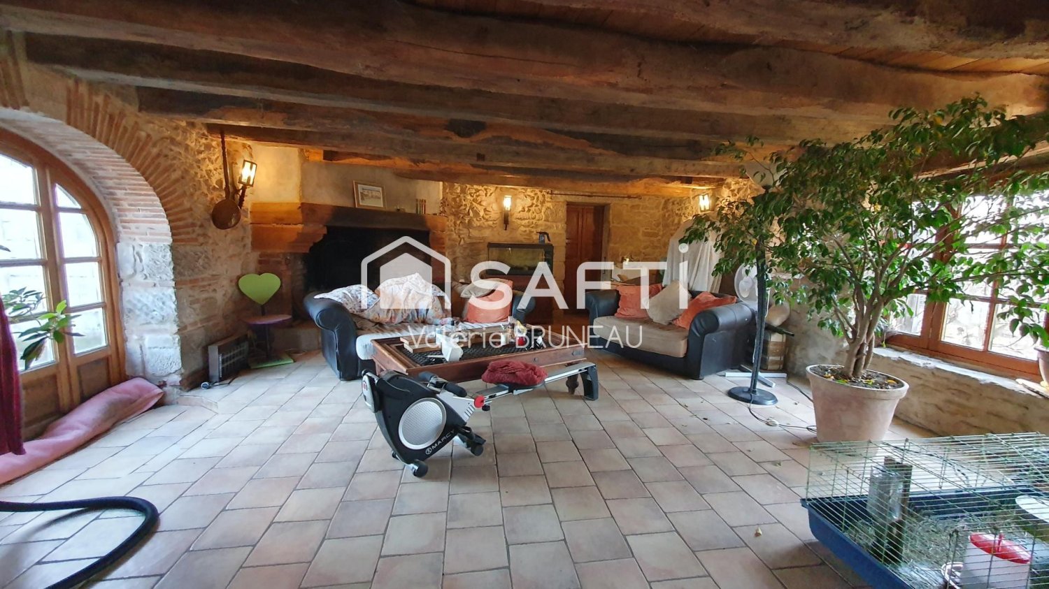 Casa de 4 dormitorios en Venes, France No. 296852