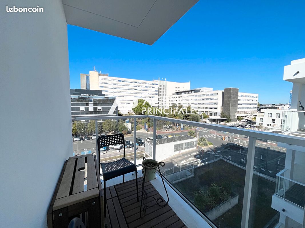 Studio in La Rochelle, France No. 293312