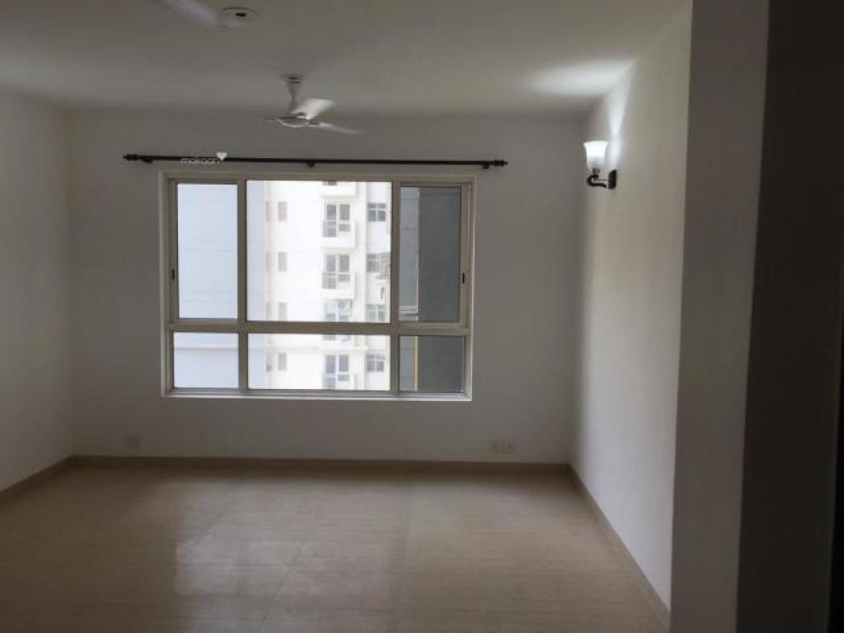 Casa T3 em Noida, India N.º 741