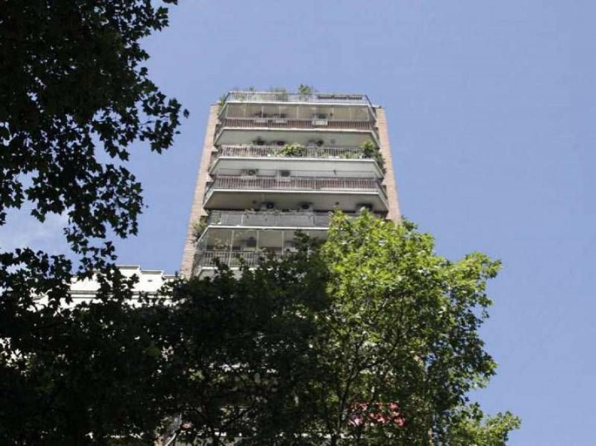 Apartamento de 3 dormitorios en Buenos Aires, Argentina No. 94231