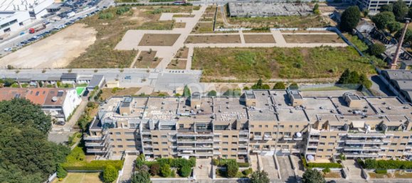 Apartamento de 3 dormitorios en Porto, Portugal No. 277151 2