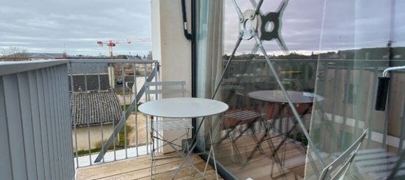 Studio à Bourges, France No. 73534 2