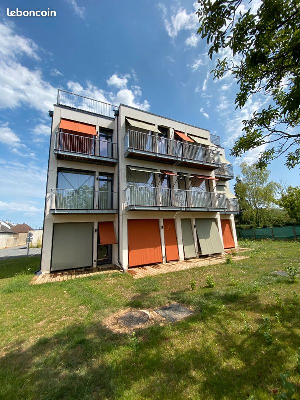 Estudio en Bourges, France No. 73534