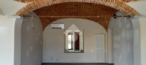 2 rooms Commercial property in Alba, Italy No. 61902 3