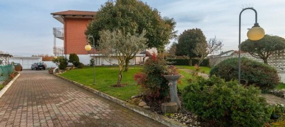 7 rooms Villa in San Benigno Canavese, Italy No. 260681 2