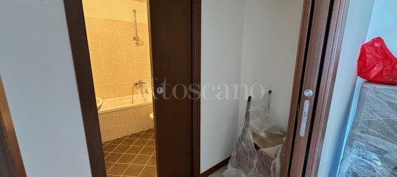 Квартира с 2 комнатами в Фьюмичино, Италия № 331972 18