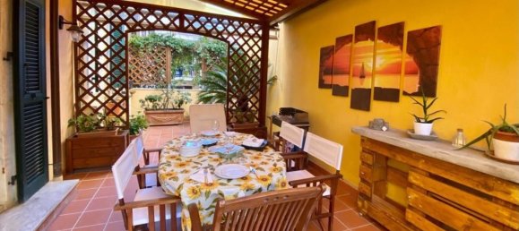 3 rooms Apartment in Carrara, Italy No. 27305 10