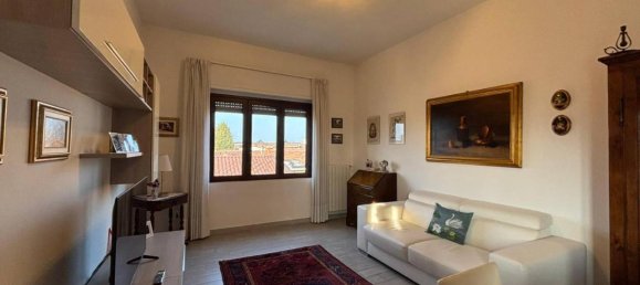 2 rooms Apartment in San Martino in Strada, Italy No. 26772 6