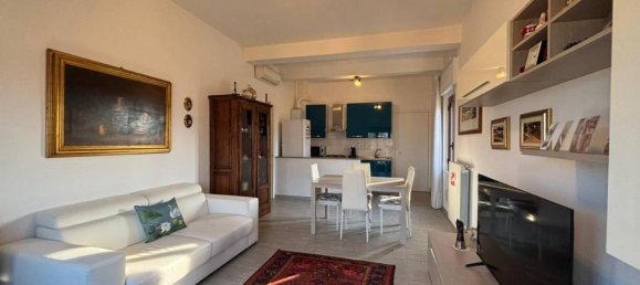 2 rooms Apartment in San Martino in Strada, Italy No. 26772 2