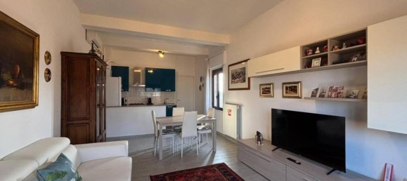 2 rooms Apartment in San Martino in Strada, Italy No. 26772 4