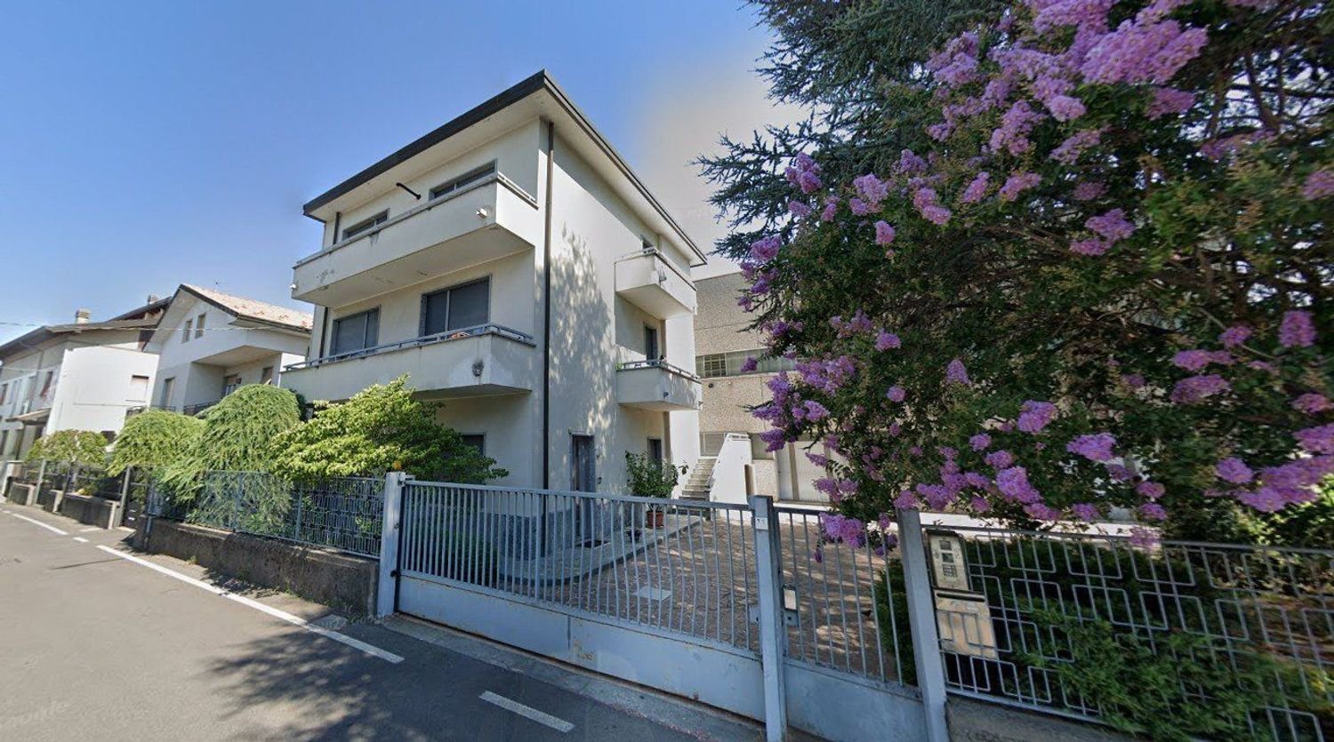 4 bedrooms Apartment in Como, Italy No. 373758