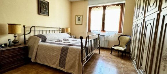4 rooms Apartment in Rome, Italy No. 26899 3