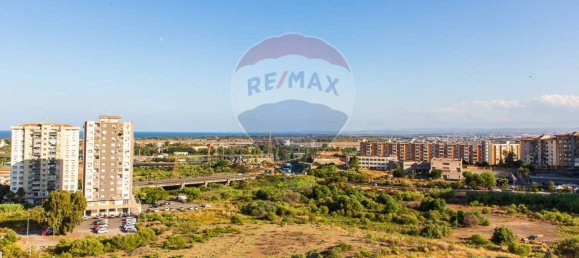 Apartamento de 3 dormitorios en Catania, Italy No. 356170 20