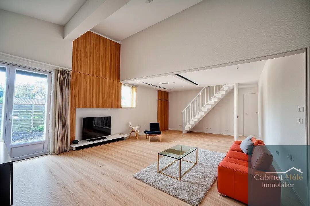 Casa de 3 dormitorios en Latresne, France No. 109648