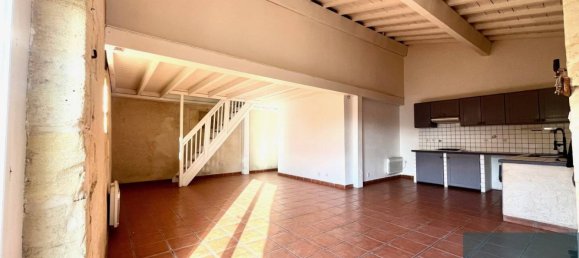 Casa de 3 dormitorios en Latresne, France No. 109648 4