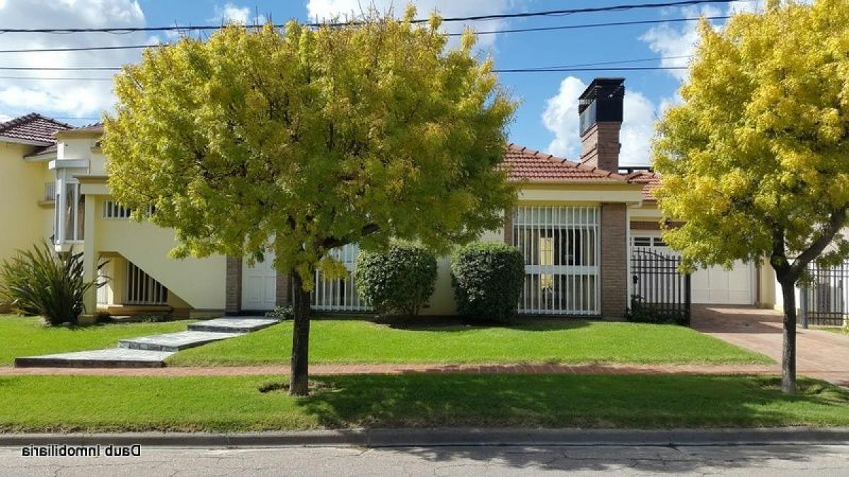 4 bedrooms House in Buenos Aires, Argentina No. 99911