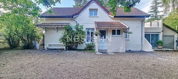 5 Schlafzimmer Haus in Gouvieux, France, Nr. 62350 2